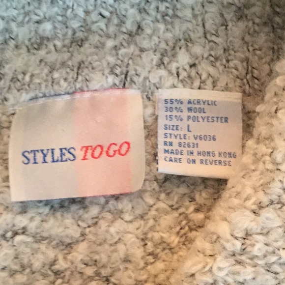 Loose Fitting Sweater SZ L Item B2 - Picture 6 of 7